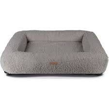 Stijlvolle Rust: De Voordelen van een Houten Hondenmand voor Jouw Viervoeter